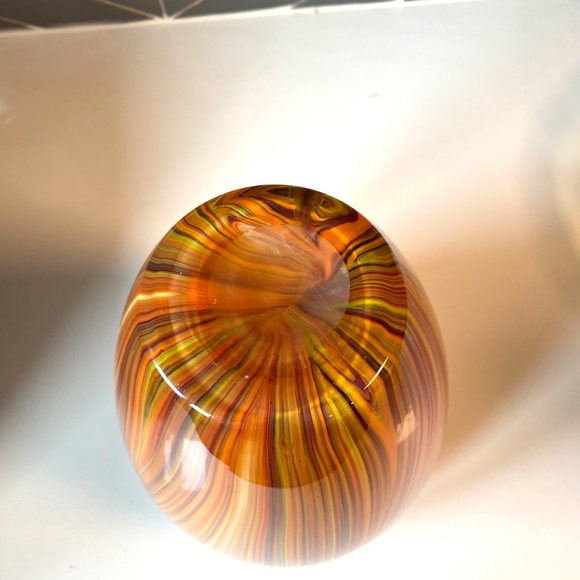 Brown Swirl Glass Vase. New without tag. - Picture 4 of 7